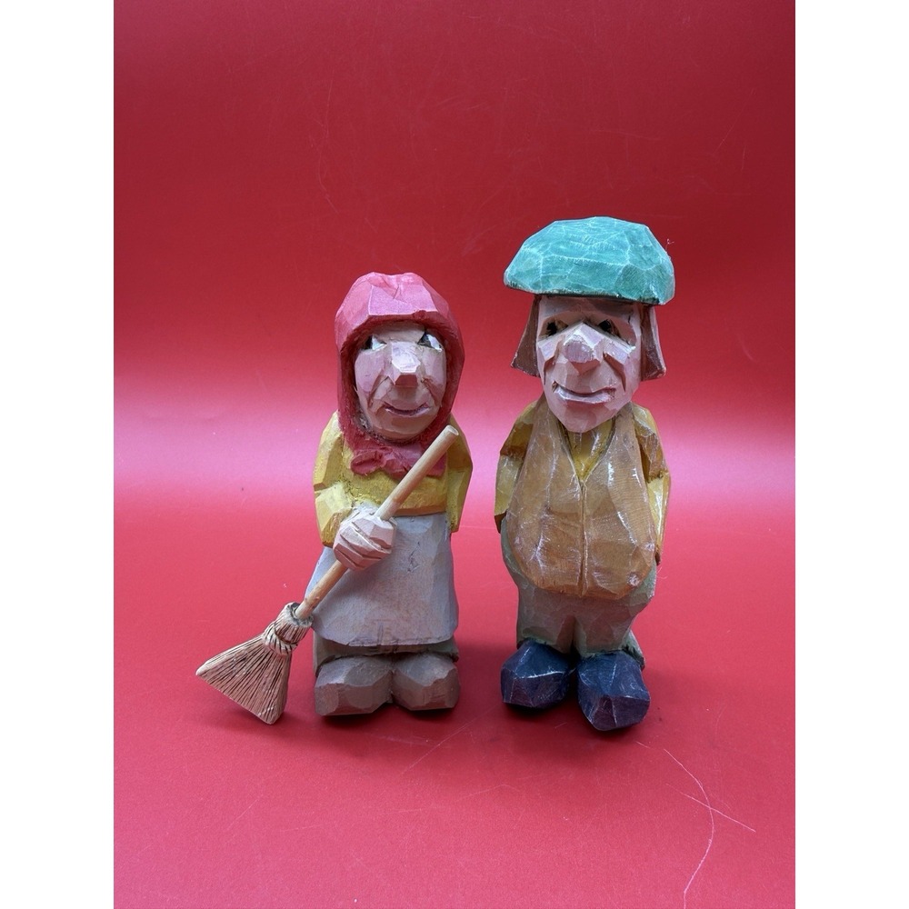 Vintage Hand Carved Wooden Danish Couple Villagers Folk Art 5.75"